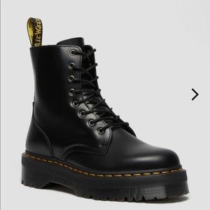 Dr.Martens JADON SMOOTH LEATHER PLATFORM BOOTS